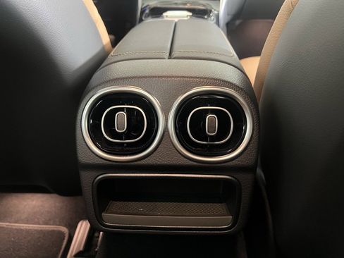 Used 2024 Mercedes-Benz CLE 300 4MATIC Cabriolet image 25