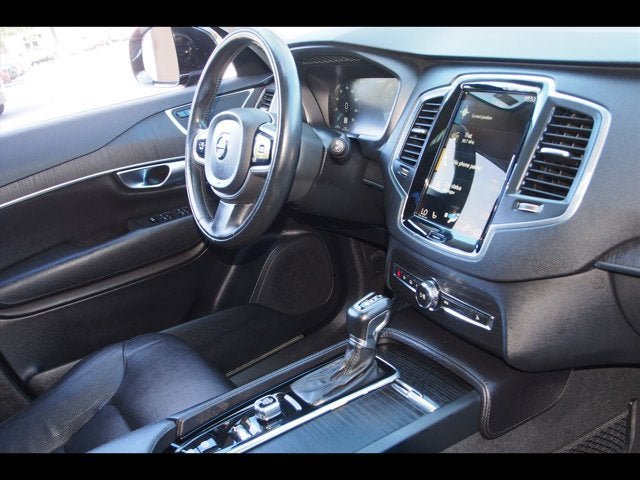 Used 2020 Volvo XC90 T6 Momentum w/ Protection Package Premier AWD/4WD image 10
