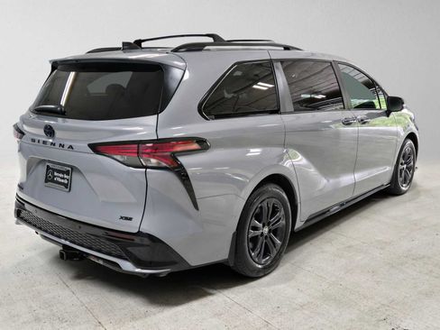 Used 2025 Toyota Sienna XSE w/ XSE Premium Package AWD/4WD image 3