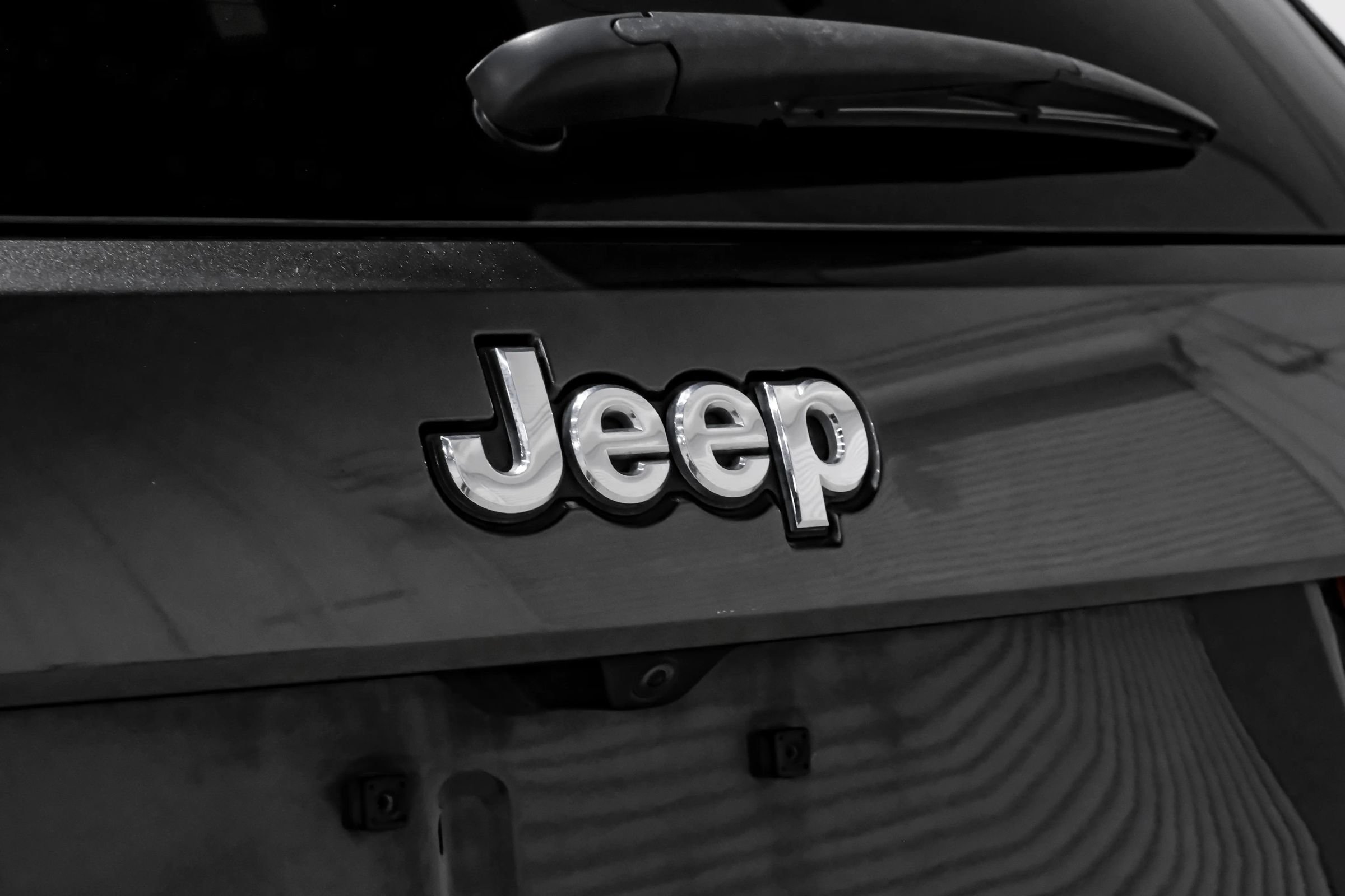 Used 2020 Jeep Grand Cherokee Summit w/ Skid Plate Group AWD/4WD image 64