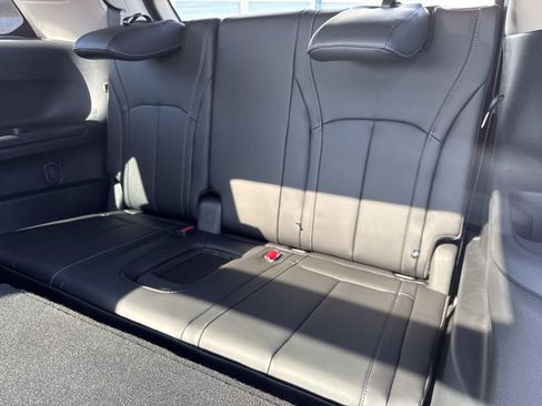 New 2026 INFINITI QX60 Luxe w/ Family Package image 8