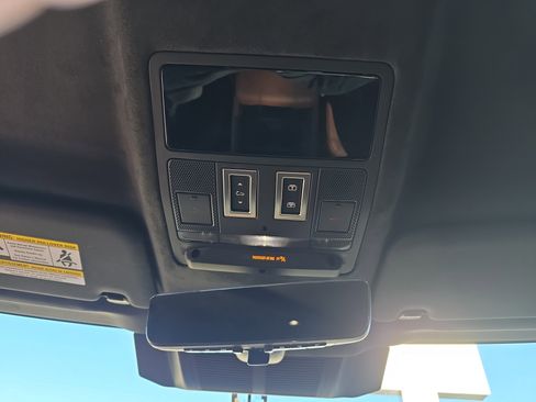 Certified 2025 Land Rover Defender 110 image 25