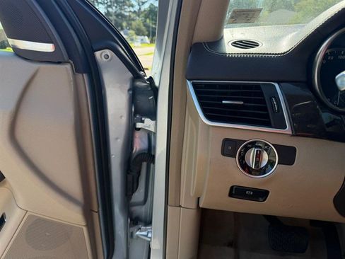 Used 2015 Mercedes-Benz GL 450 4MATIC image 15