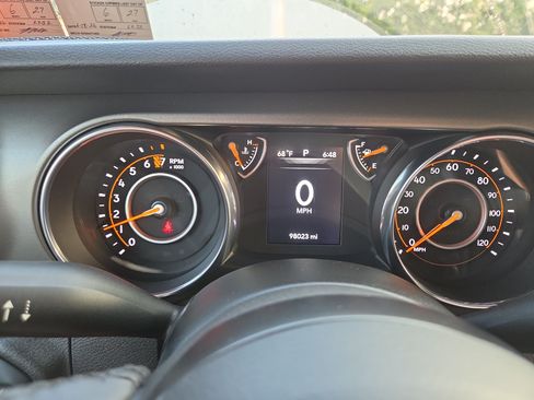 Used 2018 Jeep Wrangler Unlimited Sport S AWD/4WD image 25