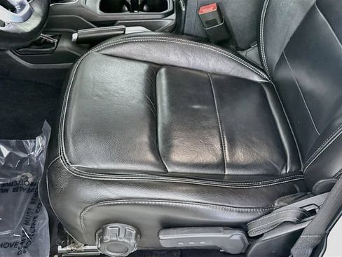Used 2020 Jeep Wrangler Unlimited Sahara AWD/4WD image 19