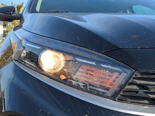 Used 2023 Kia Forte LXS w/ LXS Technology Package FWD image 8