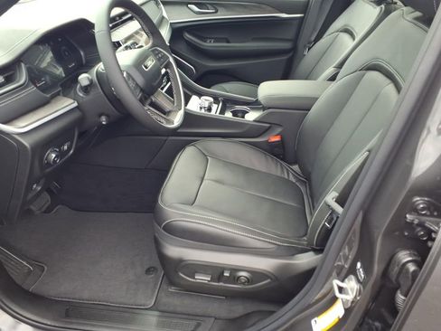 New 2026 Jeep Grand Cherokee Limited AWD/4WD image 6