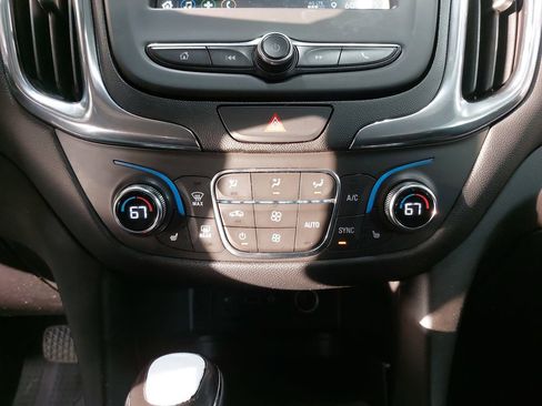 Used 2019 Chevrolet Equinox LT image 21