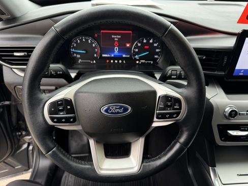 Used 2023 Ford Explorer XLT w/ Equipment Group 202A image 17