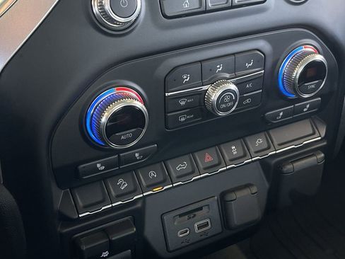 Used 2020 GMC Sierra 1500 SLT w/ X31 Off-Road Package image 34