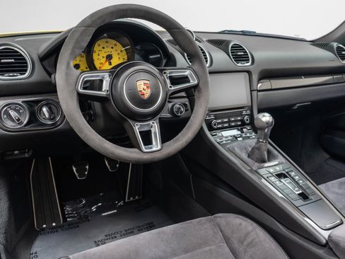 Used 2018 Porsche 718 Boxster GTS RWD image 14