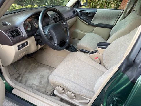 Used 2002 Subaru Forester L AWD/4WD image 11