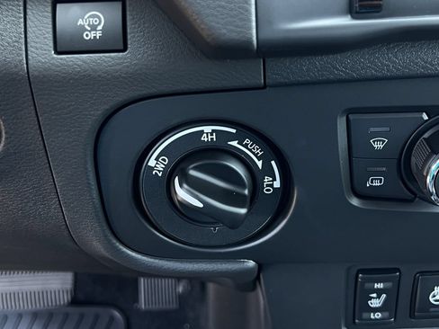 New 2026 Nissan Frontier SV w/ SV Convenience Package AWD/4WD image 14