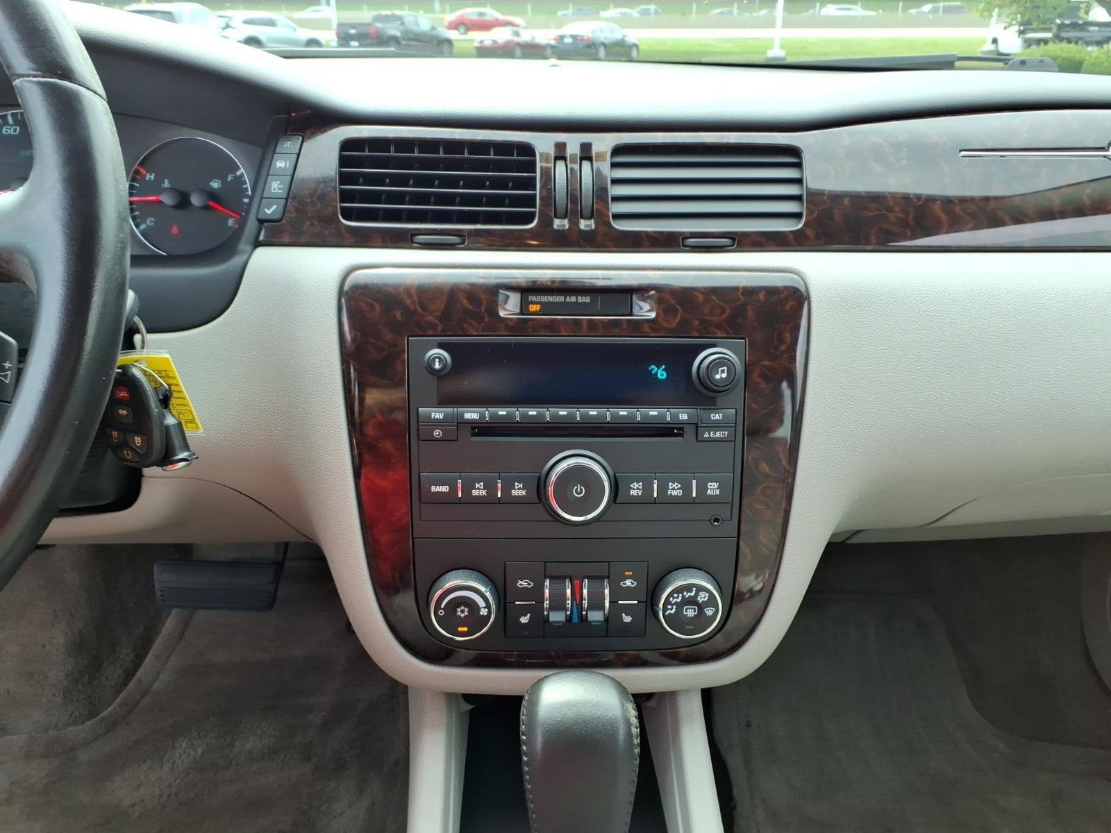 Used 2012 Chevrolet Impala LTZ FWD image 9