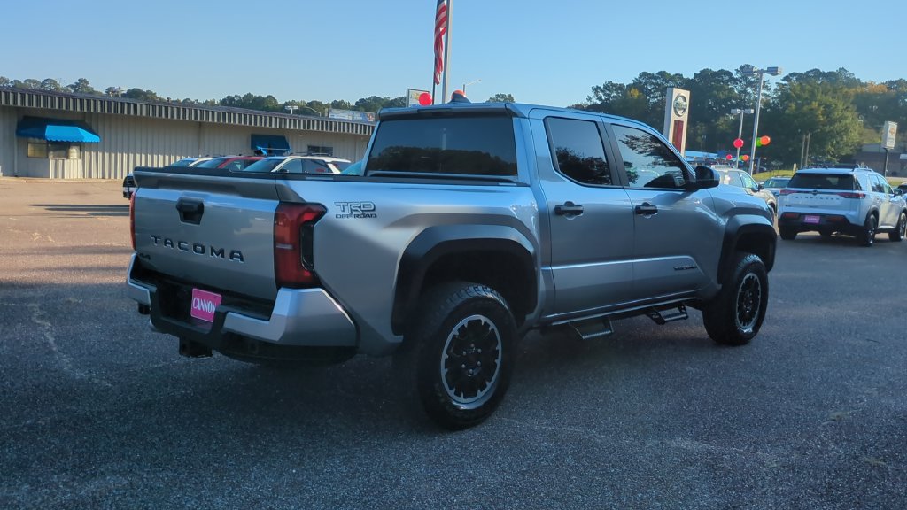 Used 2025 Toyota Tacoma TRD Off-Road AWD/4WD image 5