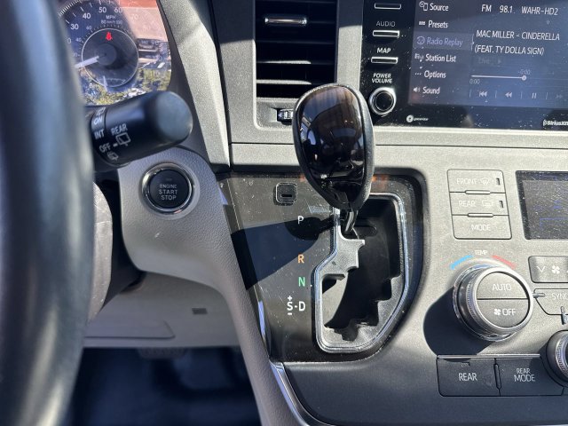 Used 2019 Toyota Sienna XLE Premium FWD image 21