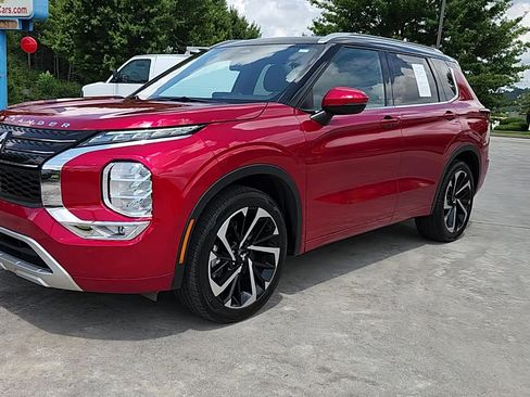 Used 2024 Mitsubishi Outlander SEL FWD image 2
