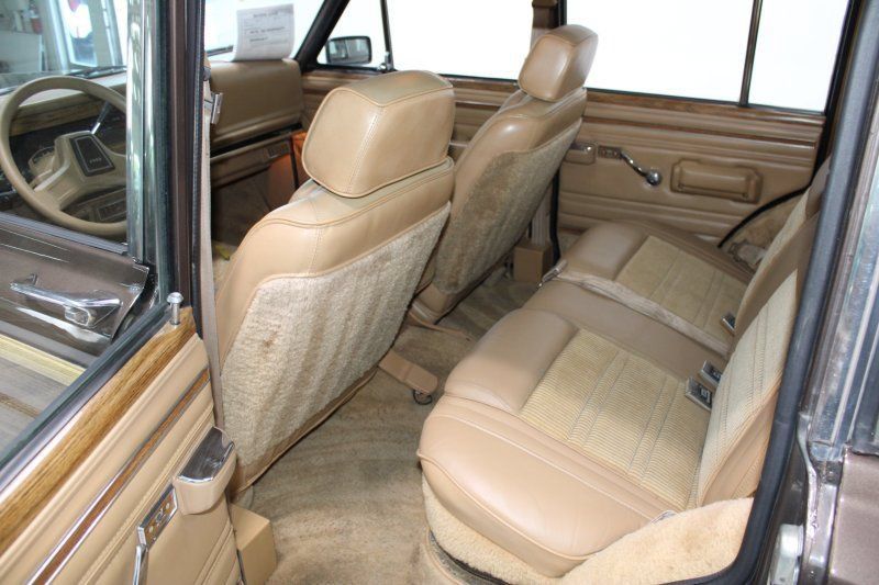 Used 1987 Jeep Grand Wagoneer AWD/4WD image 31