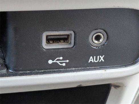 Used 2018 Chrysler Pacifica Touring Plus w/ Tire & Wheel Group image 22