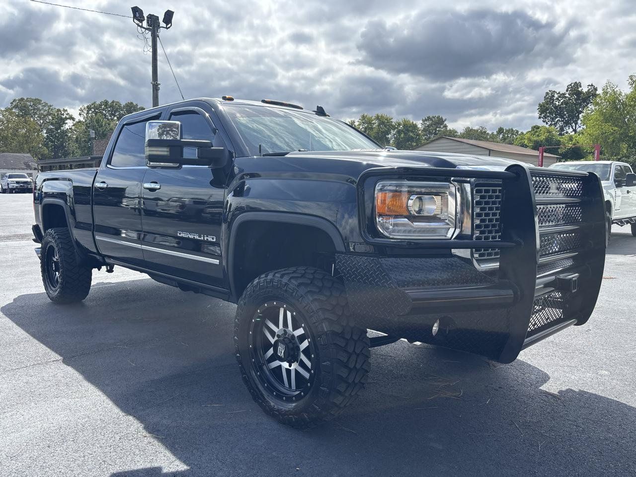 Used 2016 GMC Sierra 2500 Denali w/ Duramax Plus Package AWD/4WD image 4