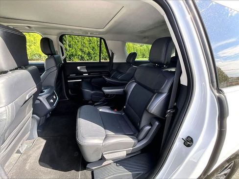 Used 2025 Ford Expedition Max Platinum AWD/4WD image 15
