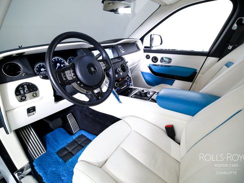 Certified 2023 Rolls-Royce Cullinan w/ Cullinan Package AWD/4WD image 4