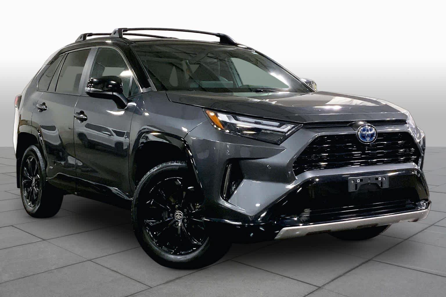 Used 2023 Toyota RAV4 XSE AWD/4WD image 3