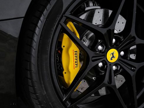 Used 2015 Ferrari California T RWD image 64