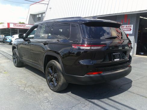 Used 2023 Jeep Grand Cherokee L Laredo AWD/4WD image 3
