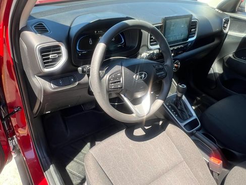 Used 2025 Hyundai Venue SE FWD image 15