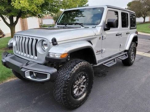 Used 2022 Jeep Wrangler Unlimited Sahara w/ Cold Weather Group AWD/4WD image 2