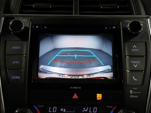 Used 2017 Toyota Camry LE FWD image 18