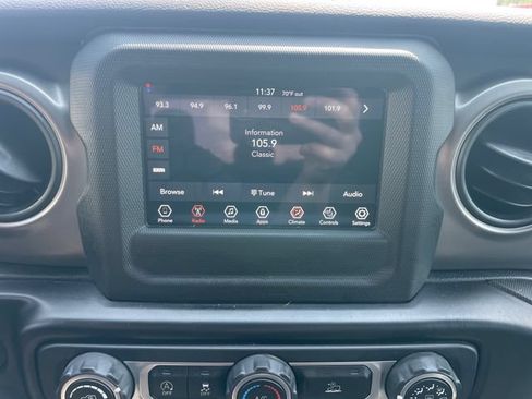 Used 2021 Jeep Gladiator Sport AWD/4WD image 26
