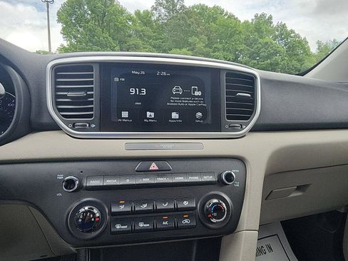 Used 2020 Kia Sportage LX FWD image 17