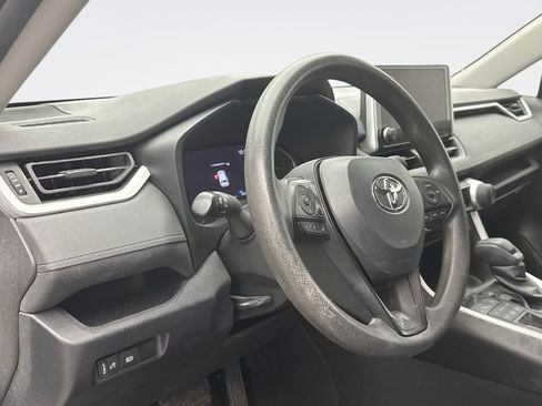 Used 2023 Toyota RAV4 LE image 6