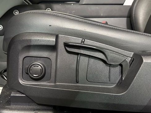 Used 2023 Land Rover Defender 110 S image 36