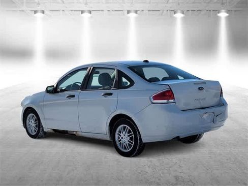 Used 2010 Ford Focus SE image 6