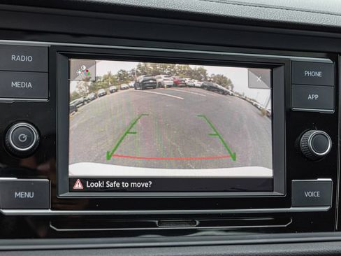 Used 2023 Volkswagen Jetta SE w/ Panoramic Sunroof Package FWD image 18