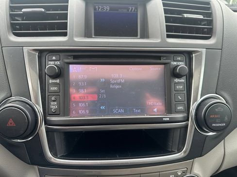 Used 2013 Toyota Highlander SE AWD/4WD image 19