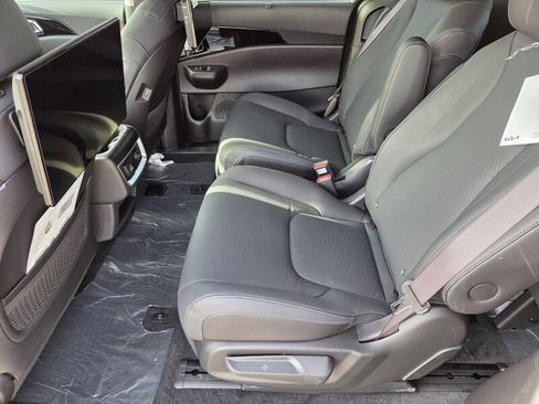 New 2026 Kia Carnival SX Prestige image 8