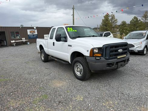 Used 2006 Ford F350 XL AWD/4WD image 1