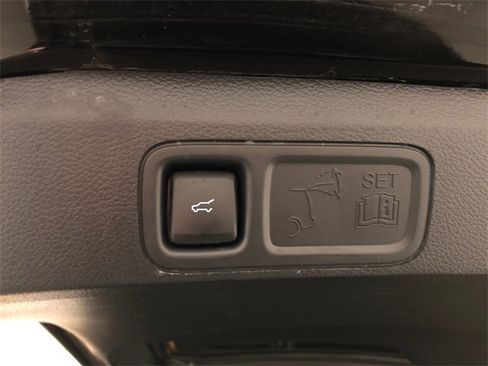 Used 2024 Lincoln Navigator L Reserve image 11