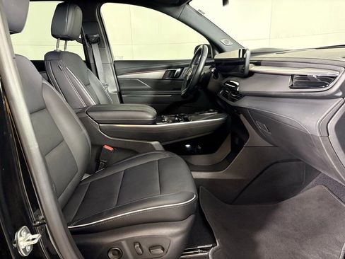 Used 2025 Buick Enclave Preferred image 13