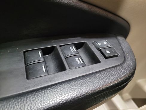 Used 2016 Honda Pilot Touring image 27
