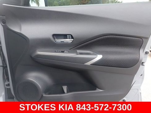 Used 2023 Nissan Kicks SV w/ Interior Electronics Package FWD image 23