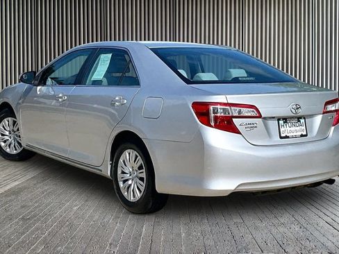 Used 2014 Toyota Camry LE FWD image 3