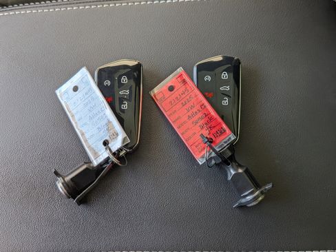 Used 2025 Volkswagen Atlas Cross Sport SEL image 38