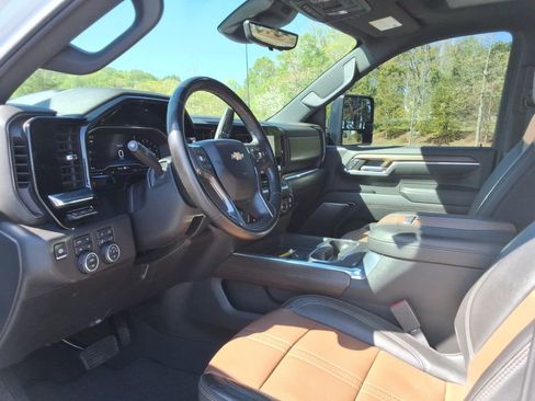 Certified 2024 Chevrolet Silverado 3500 High Country w/ High Country Premium Package AWD/4WD image 24