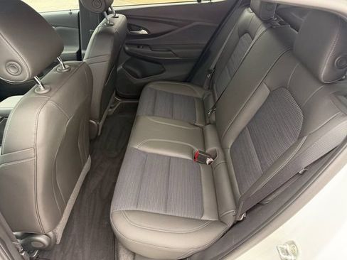 Used 2024 Buick Envista Preferred FWD image 18