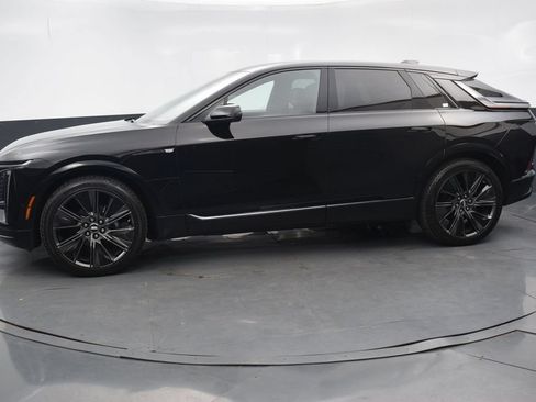 New 2026 Cadillac Lyriq Signature Sport w/ LPO, Floor Liner Package AWD/4WD image 2